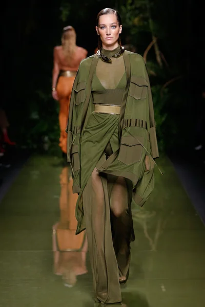 Look 13